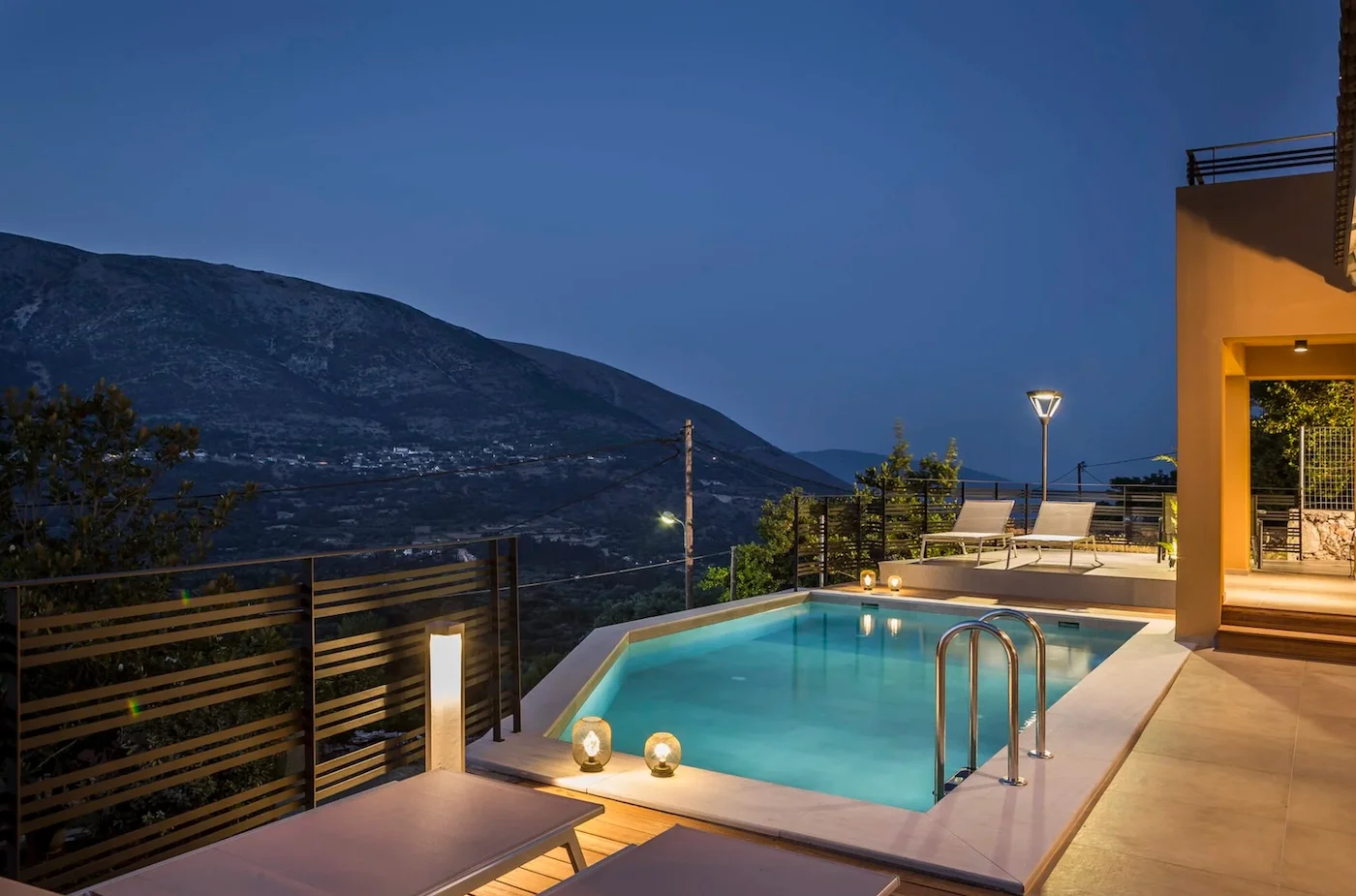 Dynamic Content Image